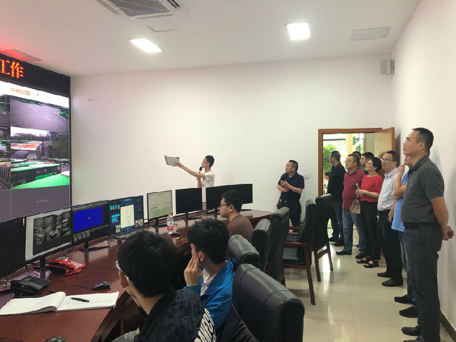 2019年8月13日 市發(fā)改委交通處和市交通局綜合規(guī)劃處領(lǐng)導(dǎo)檢查指導(dǎo)東城公司公交首末站有關(guān)情況.jpg